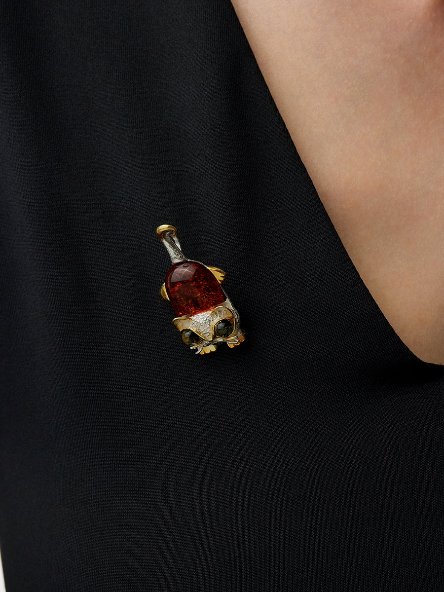 Брошь из натурального янтаря «Котёнок»