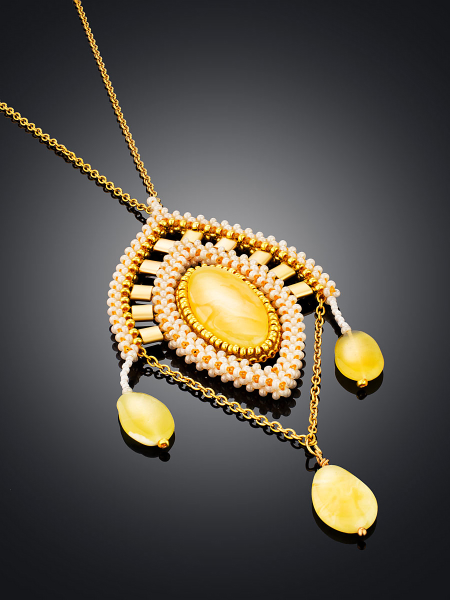 Нежное изящное колье из натурального янтаря и бисера «Лукоморье»