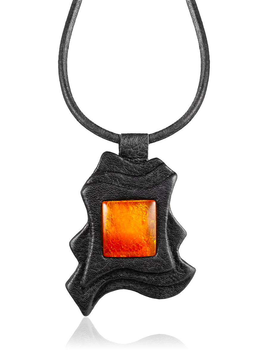 Колье из кожи «Амазонка» с коньячным янтарём