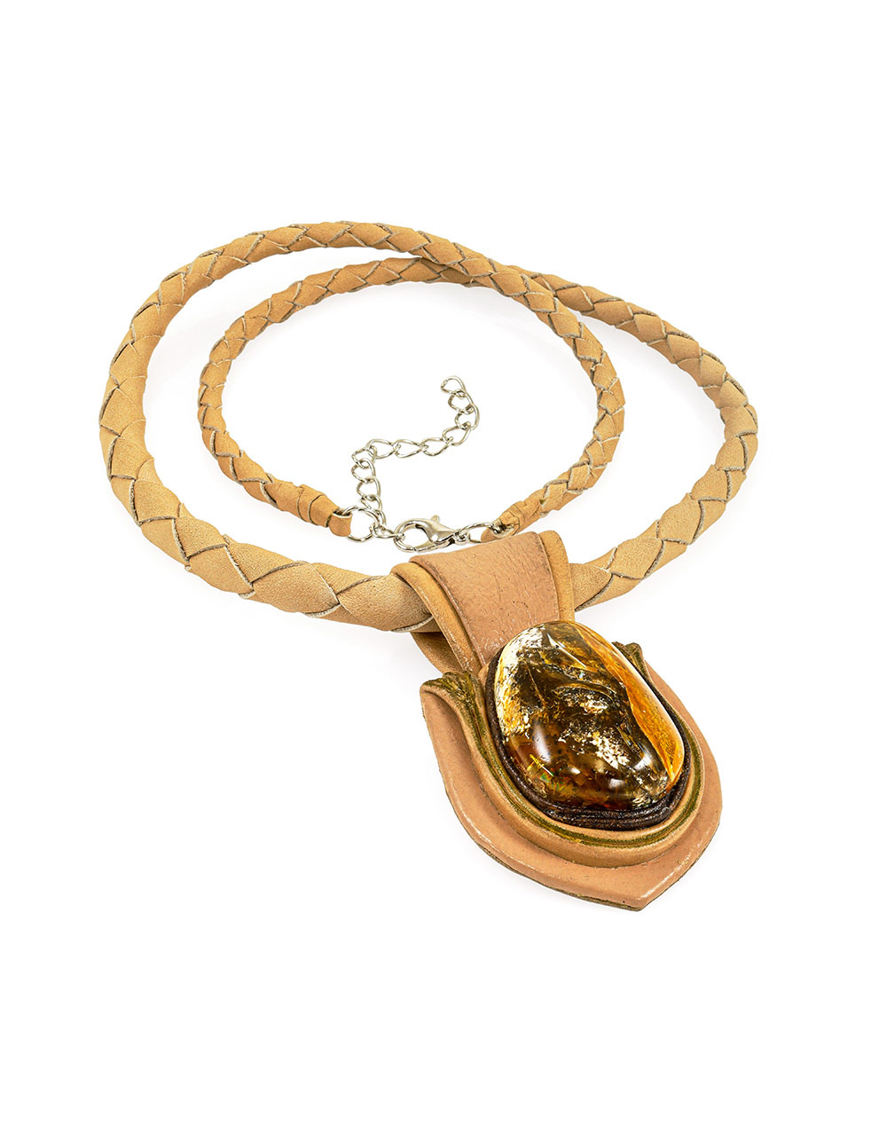 Колье в этническом стиле из бежевой кожи и натурального янтаря «Амазонка»