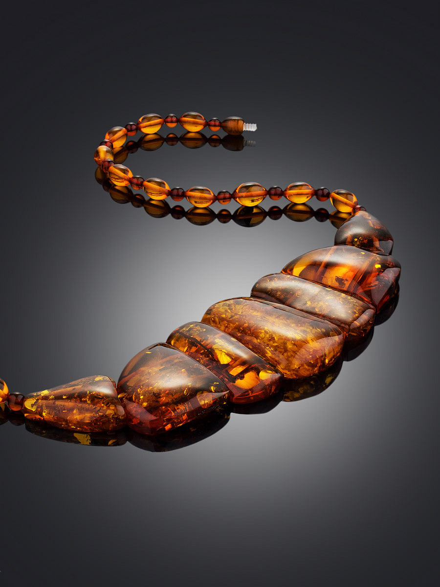 Яркое эффектное колье из натурального цельного янтаря