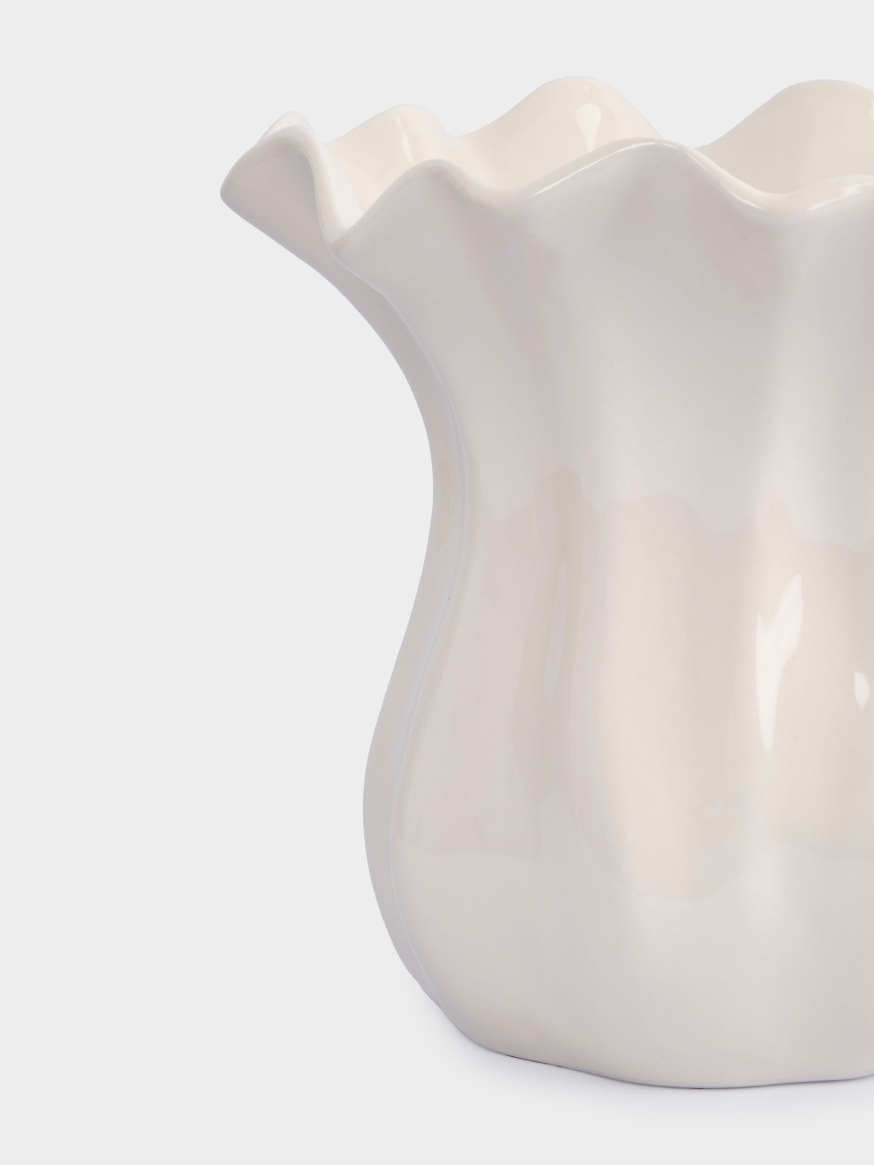 Ваза для цветов, 23 см, керамика, молочная, Волнистый край, Zephyr