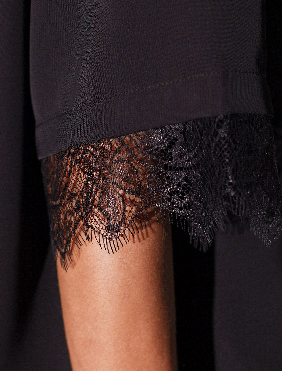 Блузка свободная из креп-шифона с кружевом