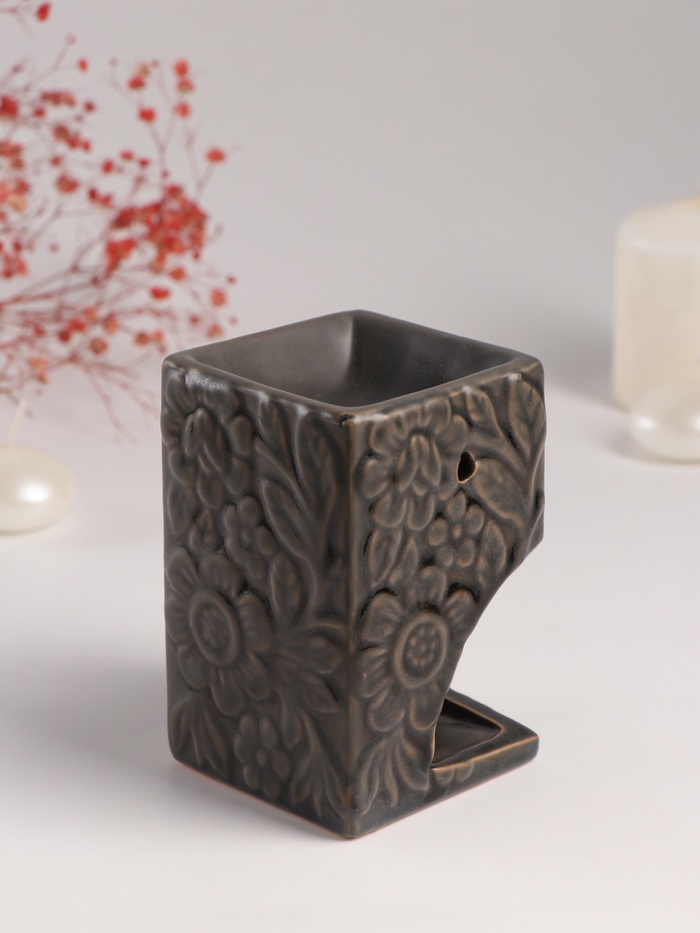 Аромалампа для эфирных масел «Цветочный букет», керамика, т. оливковая, 7.7×7.7×12 см