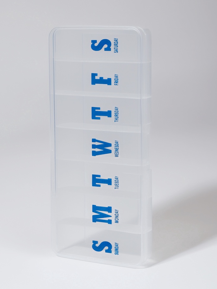 Таблетница «Неделька», английские буквы, 21×9.5×3 см, 7 секций, прозрачная
