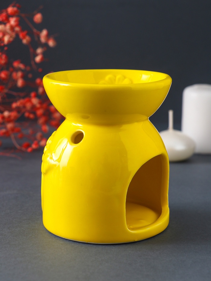 Аромалампа для эфирных масел «Стрекоза на цветке», керамика, жёлтая, 7.2×7.2×8.3 см