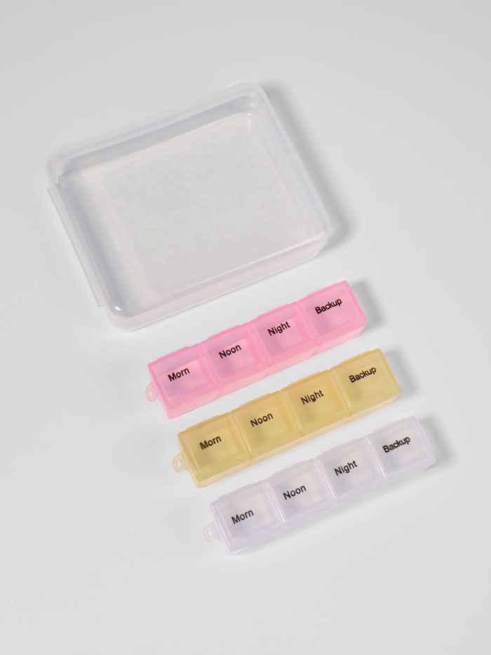 Таблетница - органайзер, английские буквы, утро/день/вечер/ночь, 3 контейнера по 4 секции, МИКС