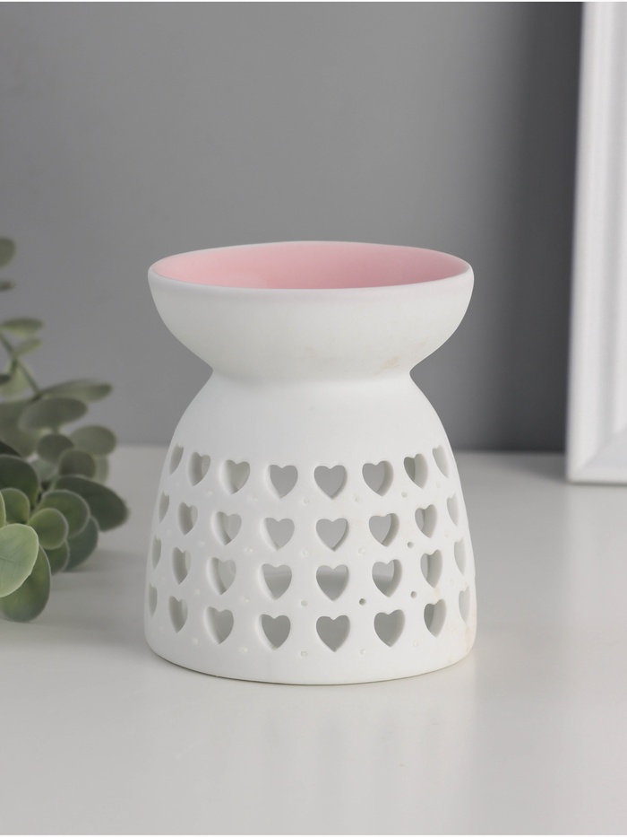 Аромалампа для эфирных масел «Узор из сердец», керамика, белый, 8×8×9.3 см, МИКС