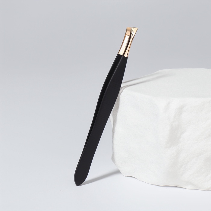 Пинцет скошенный, узкий, 8.5 см, цвет чёрный, золотистый