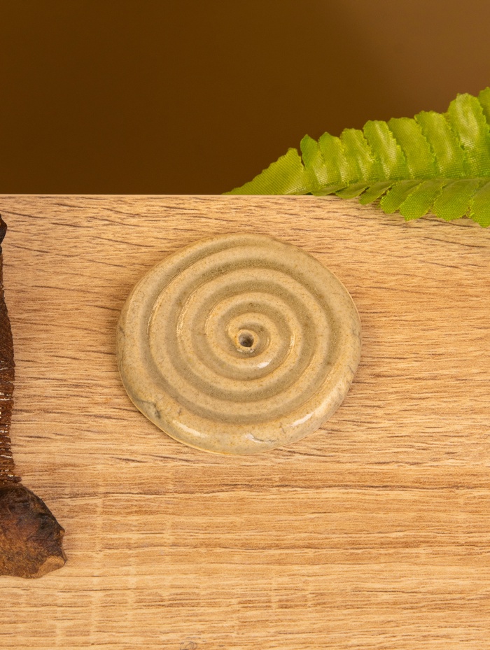 Подставка под благовония «Спираль», 6×6×0.8 см, керамика, тёмно-коричневая