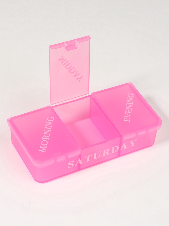 Таблетница - органайзер «Неделька», английские буквы, 14.2×8.5×4.7 см, 7 контейнеров по 3 секции, разноцветный