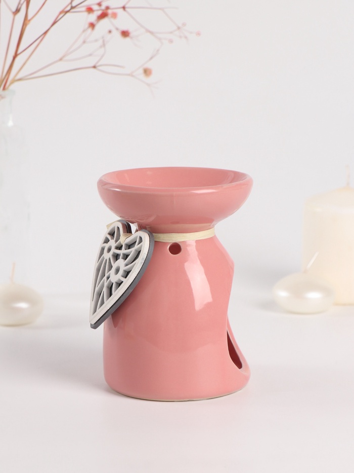Аромалампа для эфирных масел «Резное сердце», керамика, розовая, 8×8×11.2 см