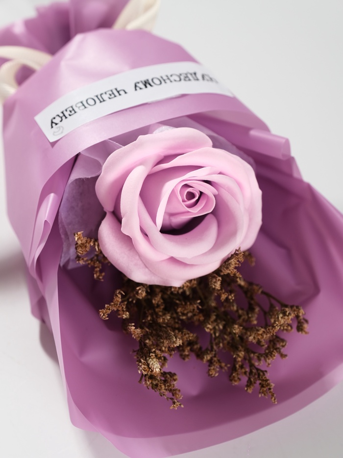 Букет из мыльных лепестков для ванны «Роза подарочная в коробке», фиолетовый, 8.6×8.6×18.5 см