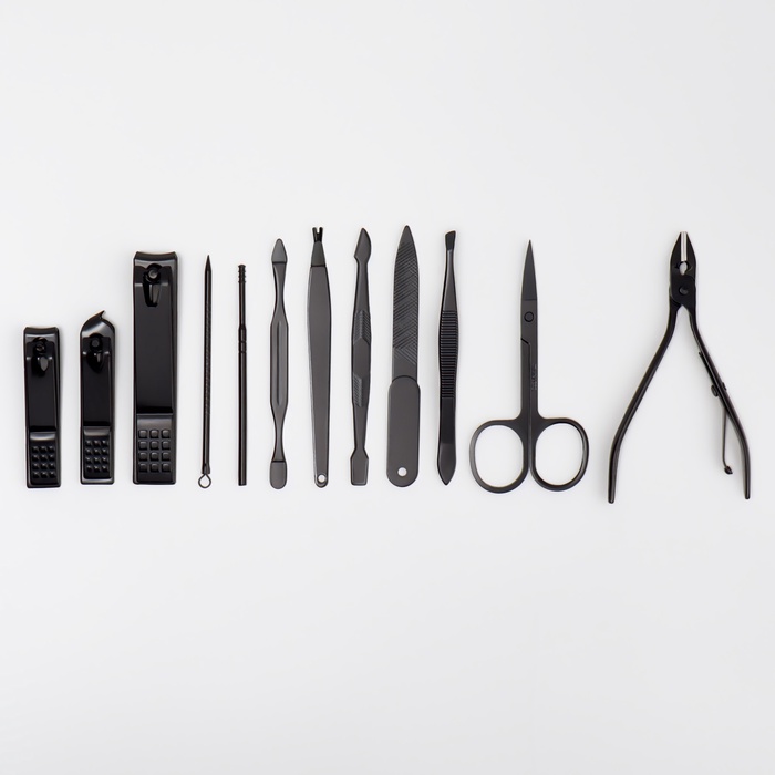 УЦЕНКА Набор маникюрный, 12 предметов, в футляре, красный, чёрный