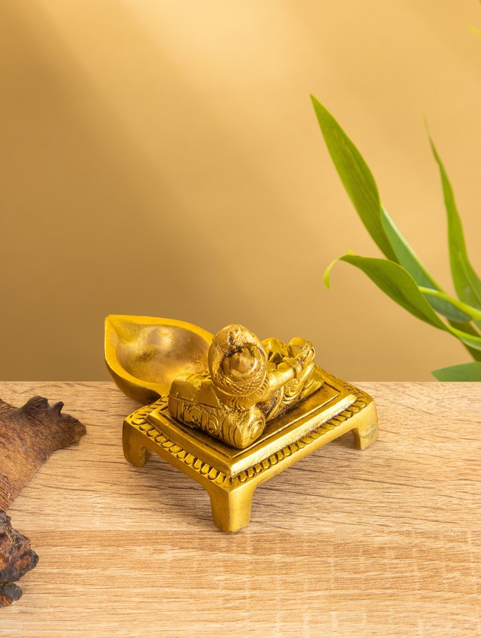 Подставка под благовония «Бог богатства Лорд Кубера», 10×6.5×6.5 см, латунь