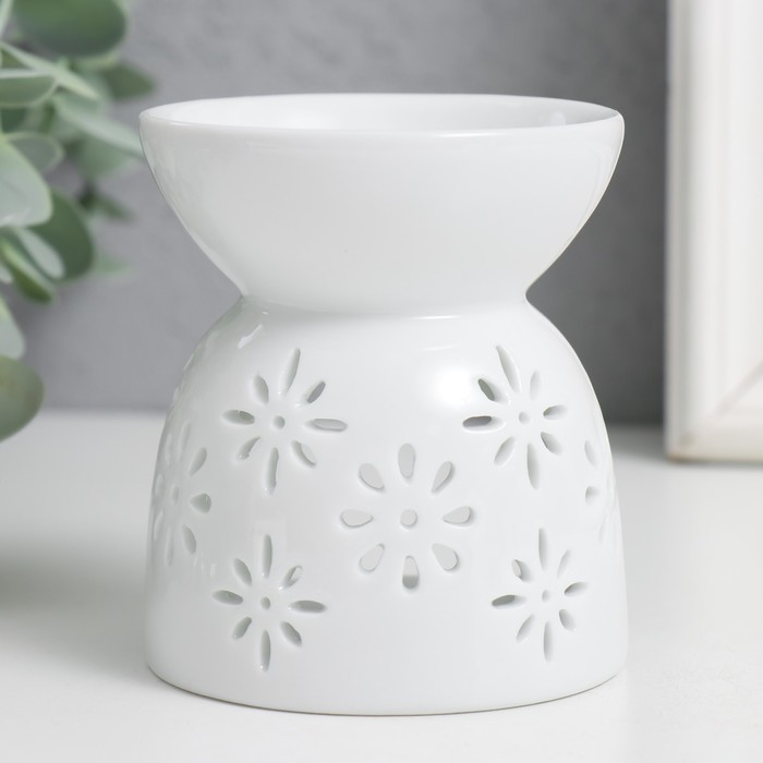 Аромалампа для эфирных масел «Кружево цветочное», керамика, белый, 8×6.5×6 см, МИКС
