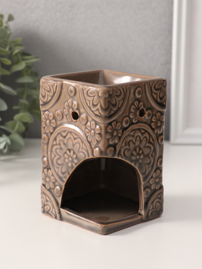 Аромалампа для эфирных масел «Цветочные узоры», керамика, т. бежевая, 7.7×7.7×12 см