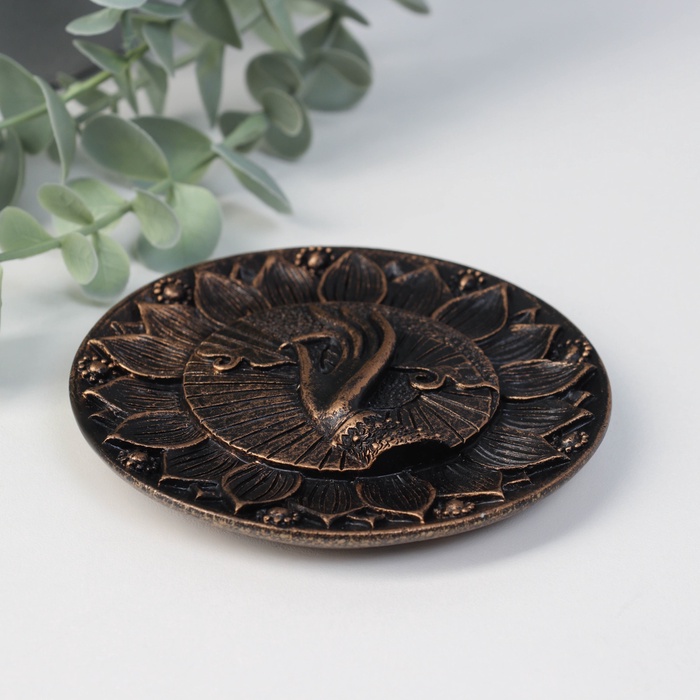 Подставка для благовоний полистоун «Рука - Чин мудра», бронза, 9.8×9.8×1 см