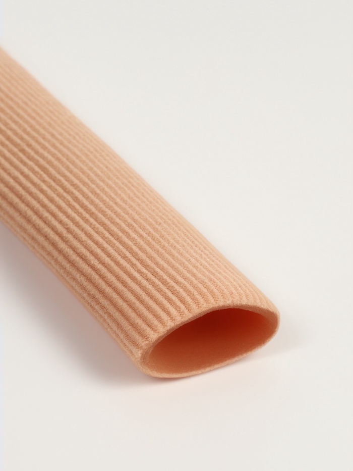 Напальчник - трубка от мозолей и натирания, для пальцев рук и ног, с силиконом, d=2×15 см, бежевый