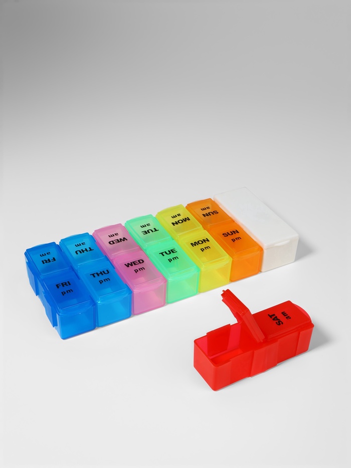 Таблетница - органайзер «Неделька», с таблеторезкой, съёмные ячейки, утро/вечер, 20×7.5×2.5 см, 7 контейнеров по 2 секции, разноцветная