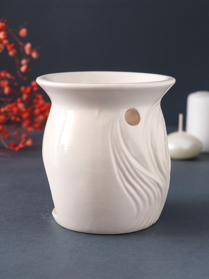 Аромалампа для эфирных масел «Линии из листвы», керамика, белый, 8.9×8.9×9.3 см