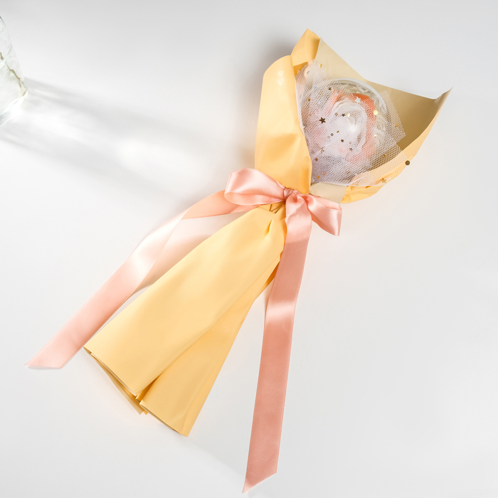 Букет из мыльных лепестков для ванны «Роза в шарике», подарочный, жёлтый, 8.5×8.5×36 см