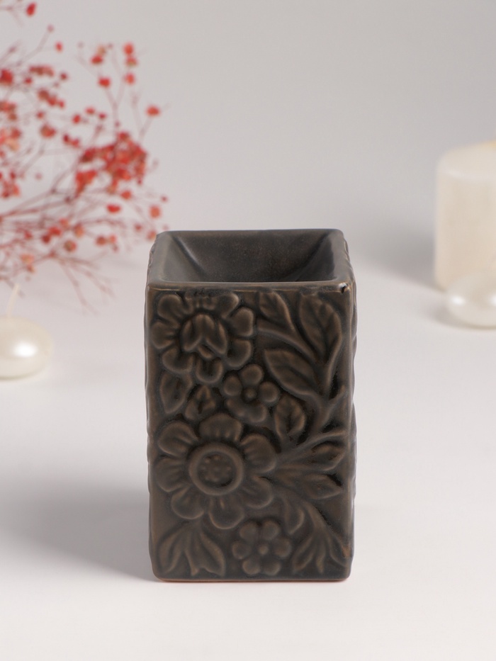 Аромалампа для эфирных масел «Цветочный букет», керамика, т. оливковая, 7.7×7.7×12 см