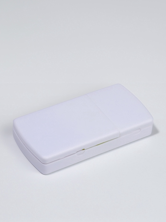 Таблетница с делителем, 2 секции, 9.5×5×1.5 см, белая, жёлтая, фиолетовая