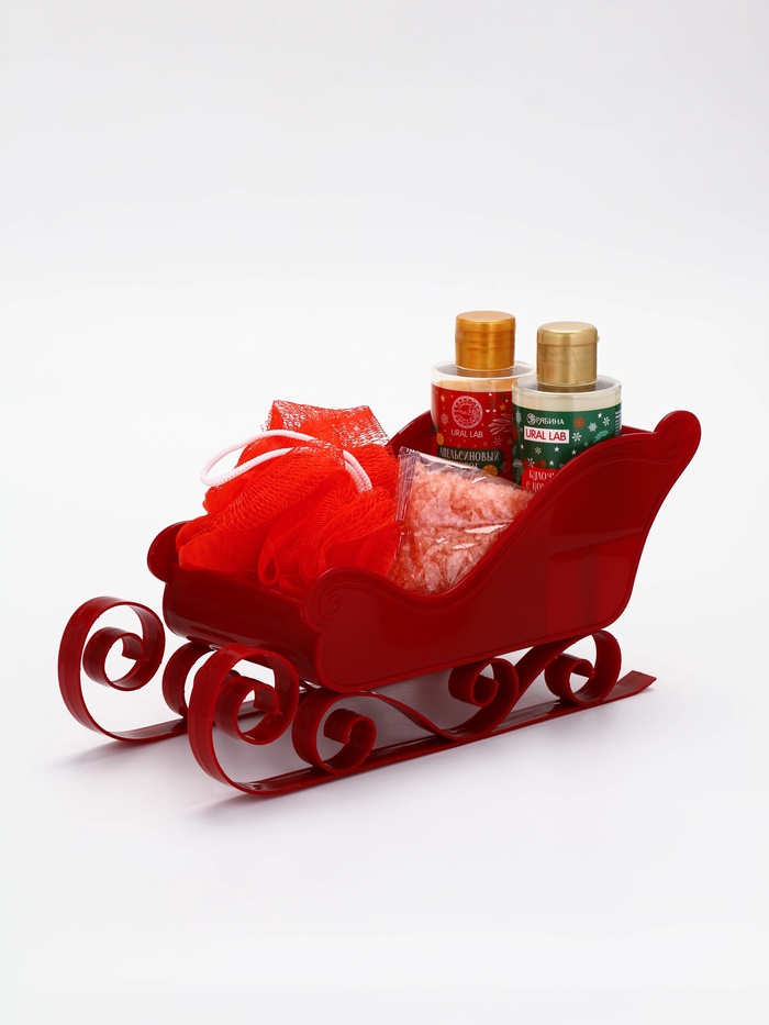 Подарочный набор новогодний в санях: гель для душа 2 шт., соль для ванны и мочалка, URAL LAB