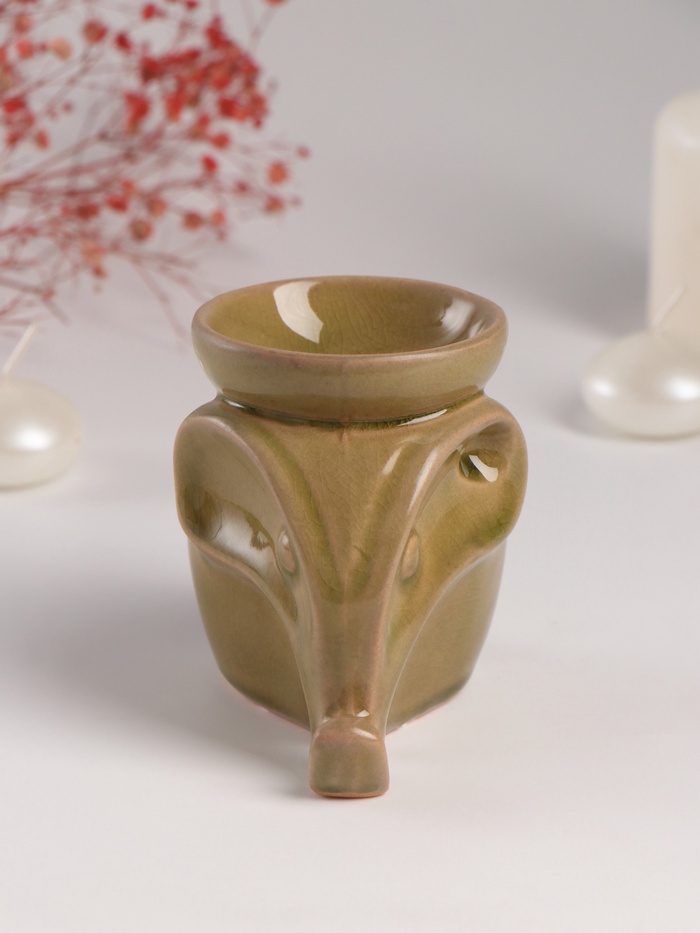 Аромалампа для эфирных масел «Слонёнок», керамика, т. оливковая, 8×10×9 см