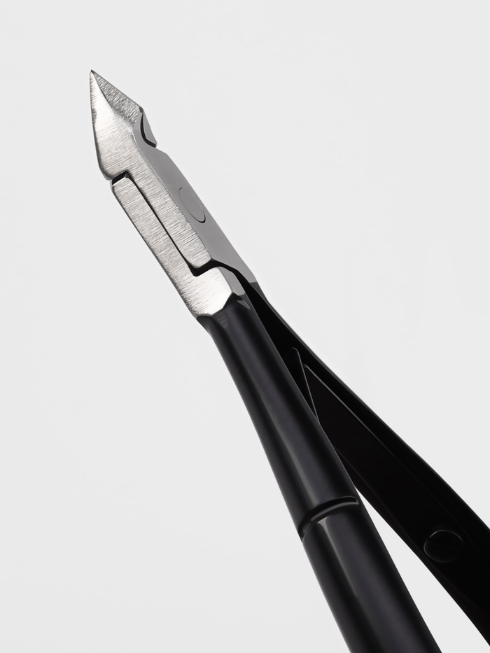 Кусачки маникюрные для кутикулы, двойная пружина, 11 см, длина лезвия-8 мм, чёрные, серебристые