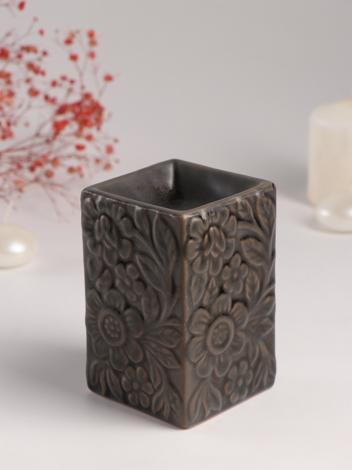 Аромалампа для эфирных масел «Цветочный букет», керамика, т. оливковая, 7.7×7.7×12 см