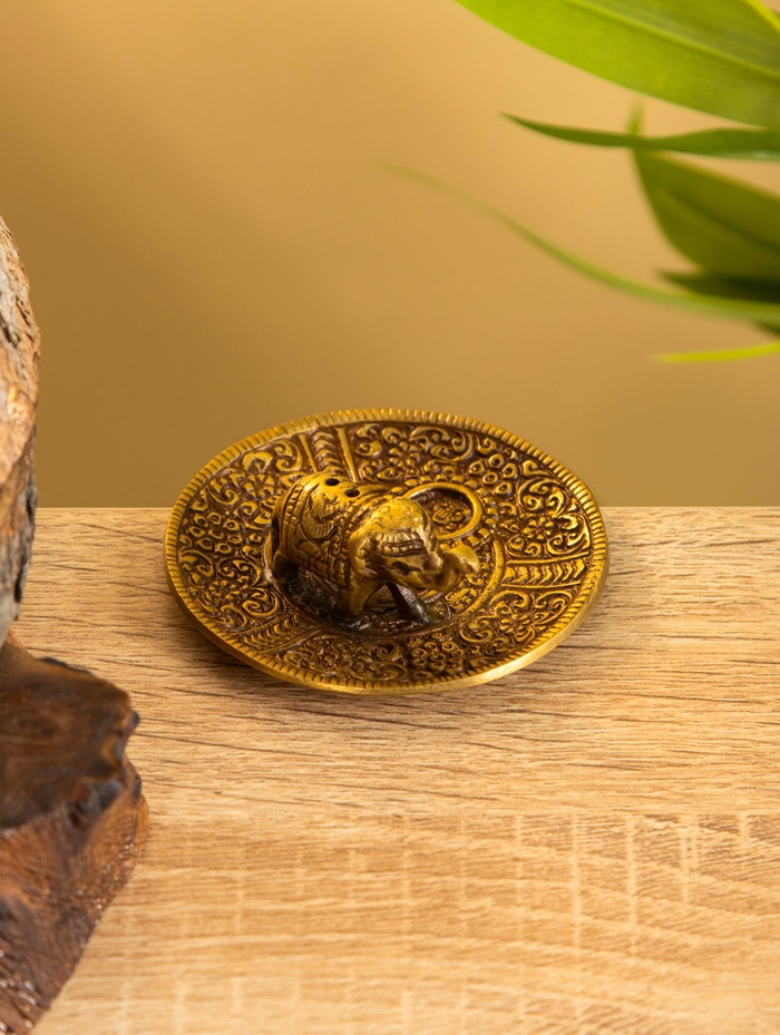 Подставка под благовония «Слоник на тарелке», 7 см, латунь