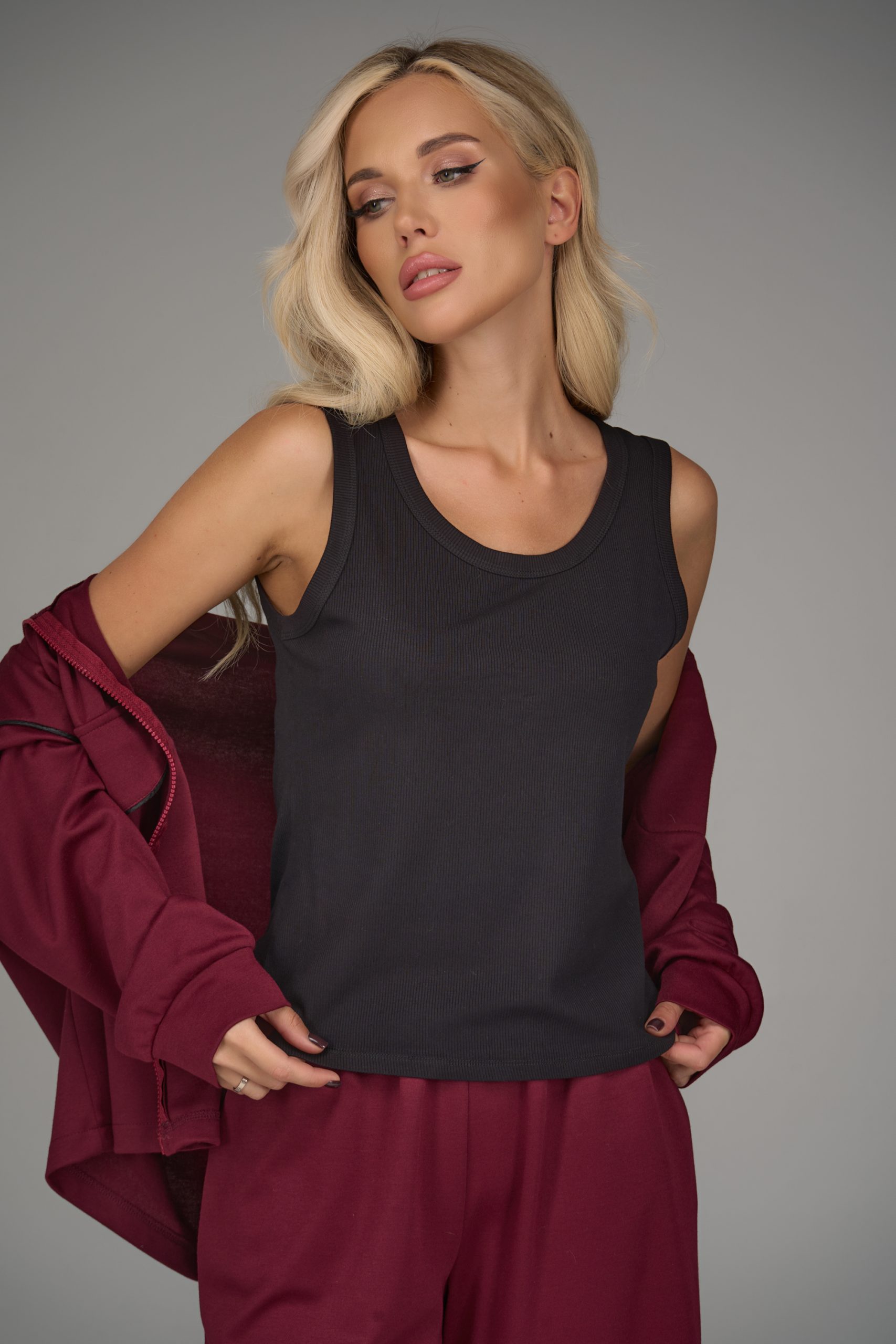 Топ Оди (чёрный)