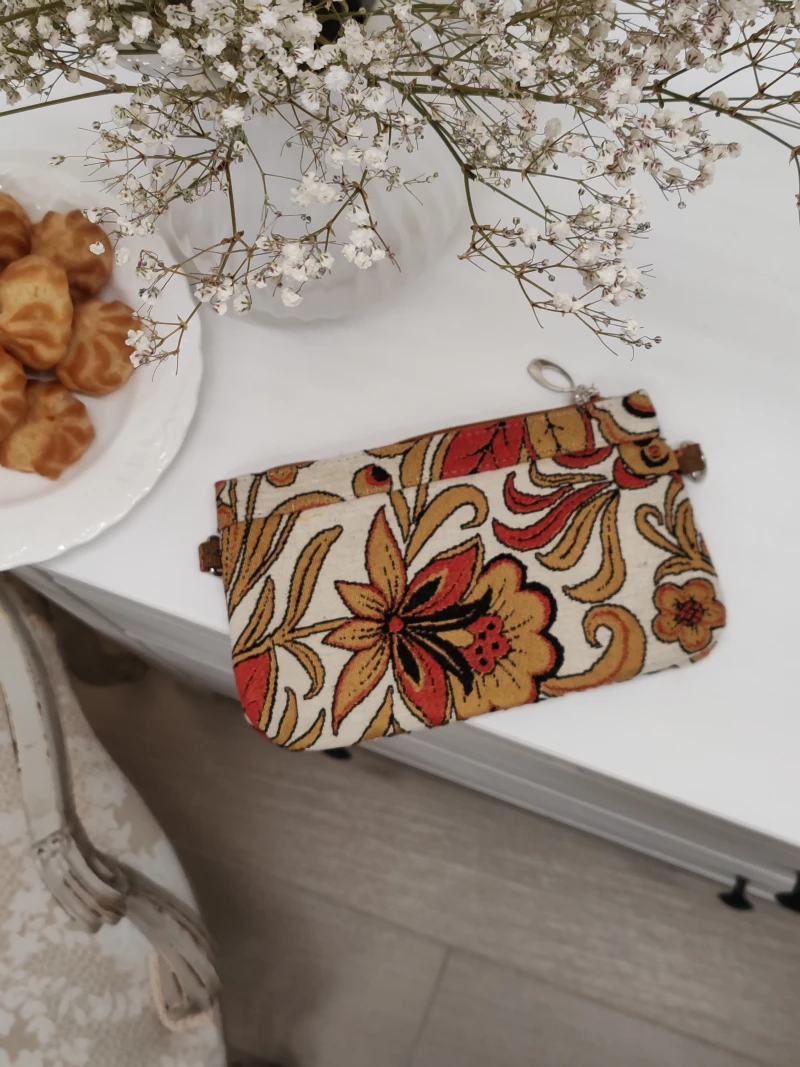 51 Косметичка Хохлома 21х14х3см 2621576 кольца под ремешок