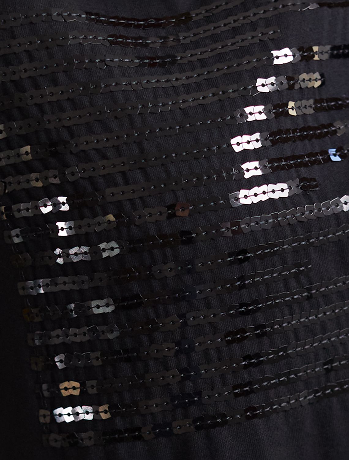 Нарядная футболка с принтом пайетками