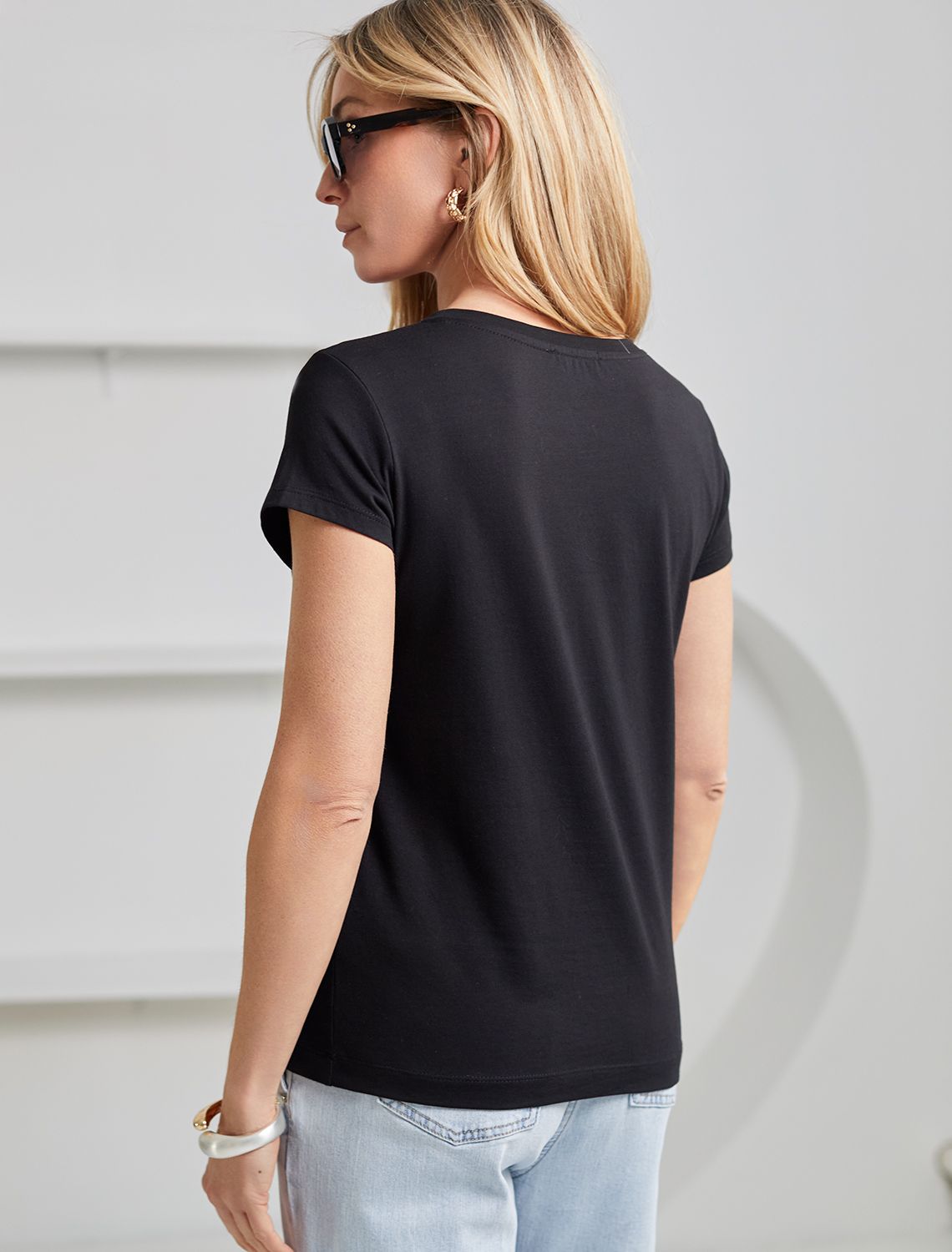 Нарядная футболка с принтом пайетками