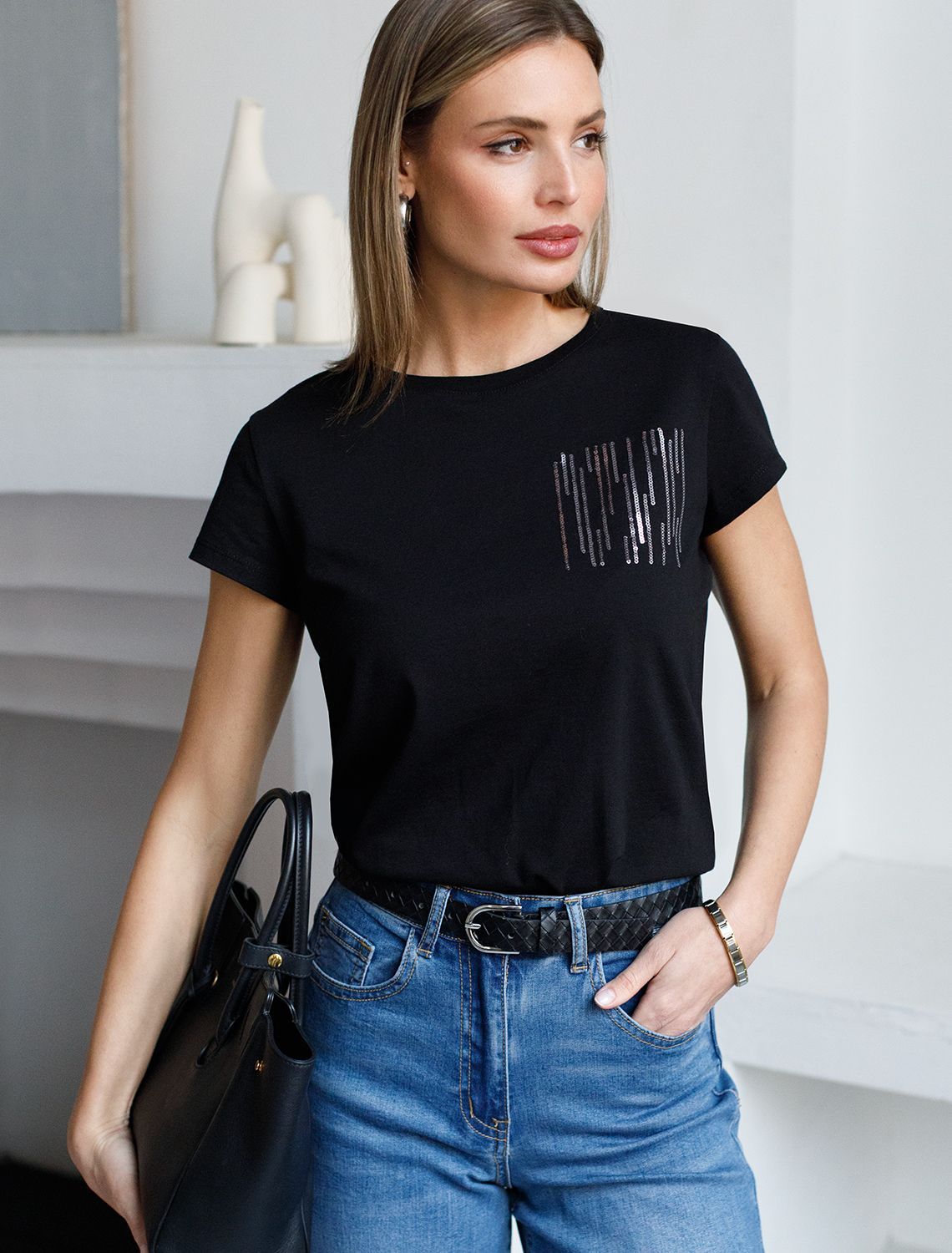 Нарядная футболка с принтом пайетками