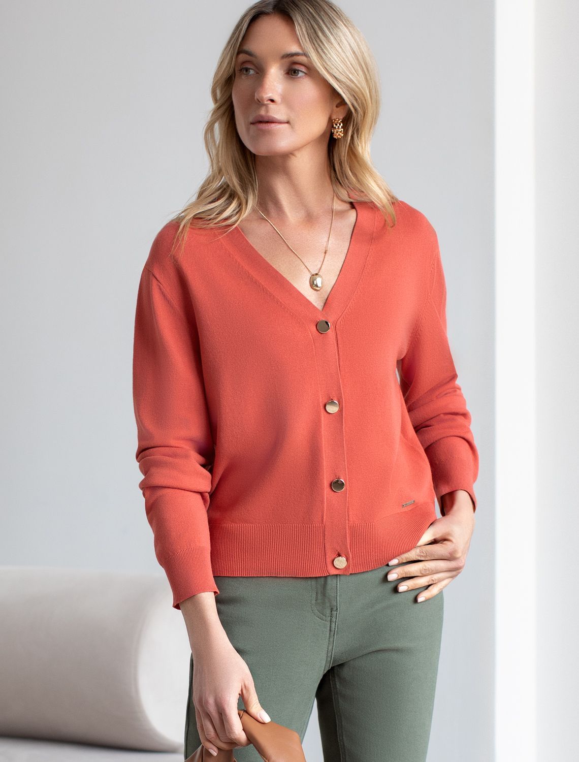 Жакет тонкой вязки из вискозы с нейлоном