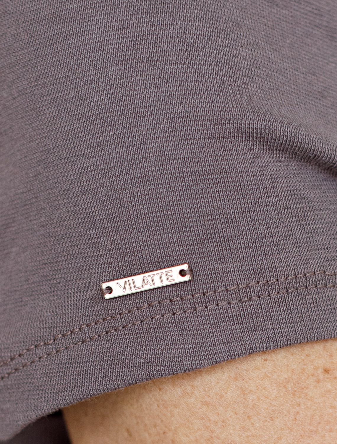 Футболка из плотного трикотажа с плетением риб 1*1