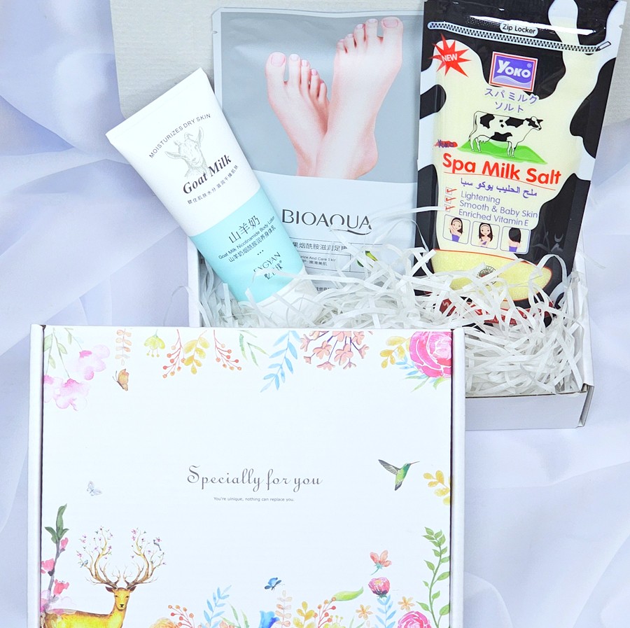 Бьюти-бокс Весенний лес (Скраб, Маска-носочки, Крем для тела)