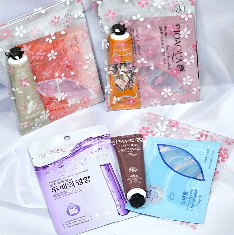 Подарочный мини-набор в цветочном пакетике (Маска + Крем для рук + Патчи 1 пара)
