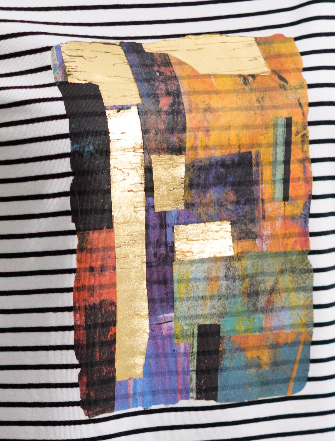 Свободная футболка в черно-белую полоску с принтом из премиального хлопка с эластаном