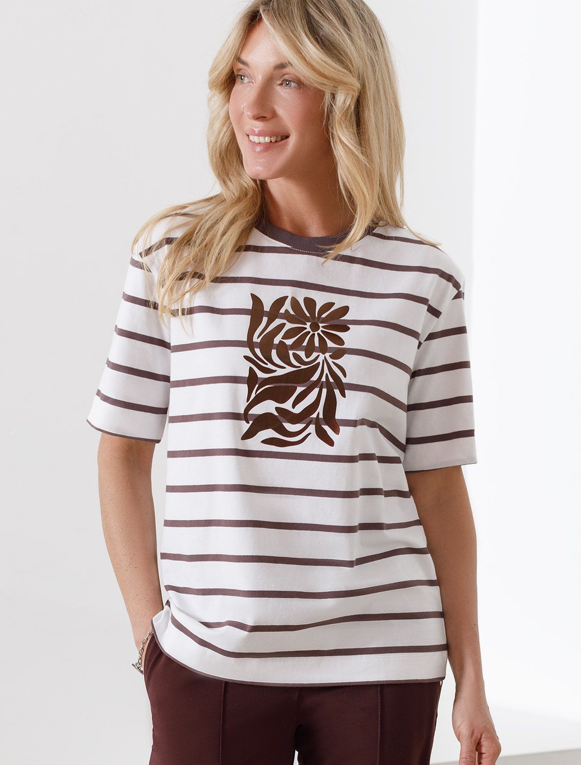 Свободная футболка в широкую полоску с принтом из премиального хлопка с эластаном