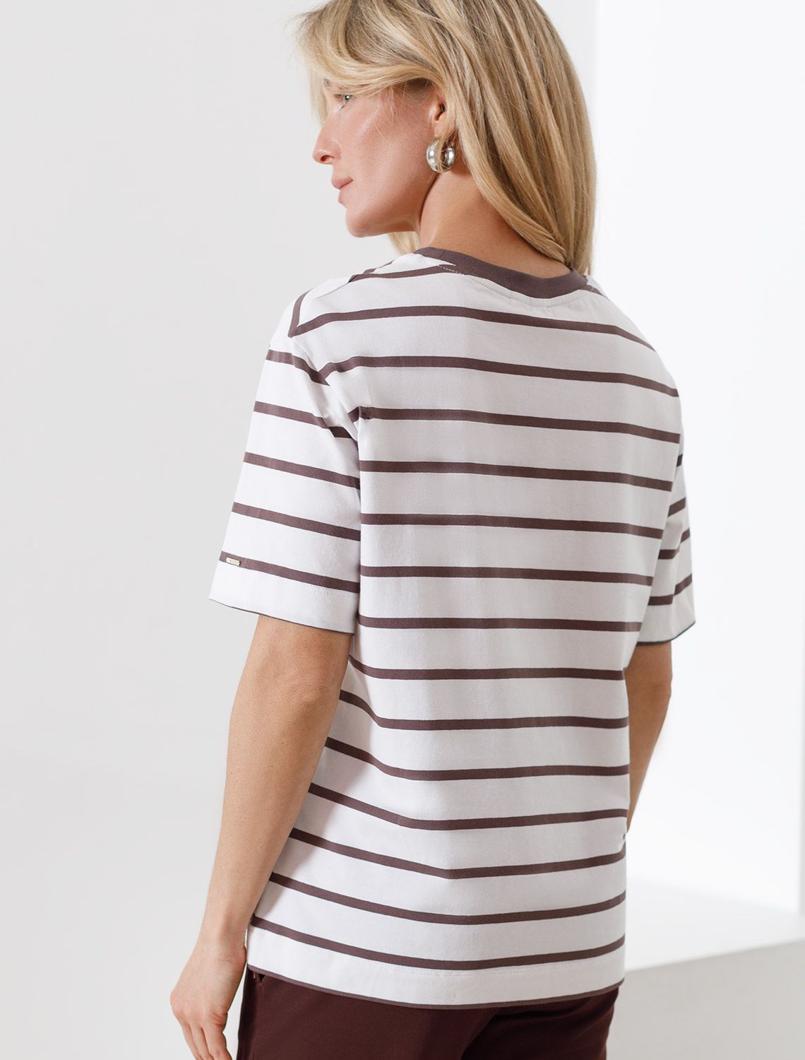 Свободная футболка в широкую полоску с принтом из премиального хлопка с эластаном