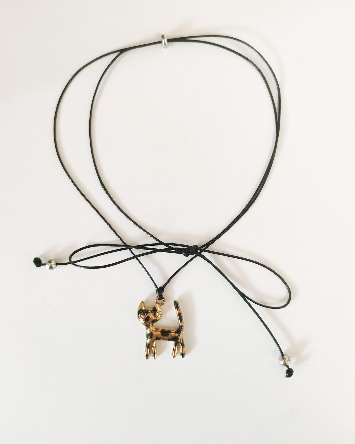 Кулон на шнурке