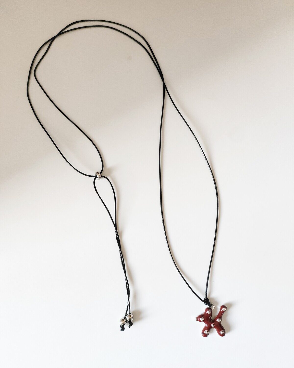 Кулон на шнурке