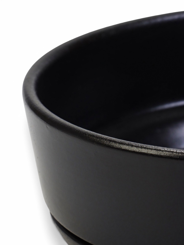 Горшок - бонсайница «Огма» для кактусов и суккулентов, 2 л, d=22 см, h=8 см, керамика, с поддоном, чёрный