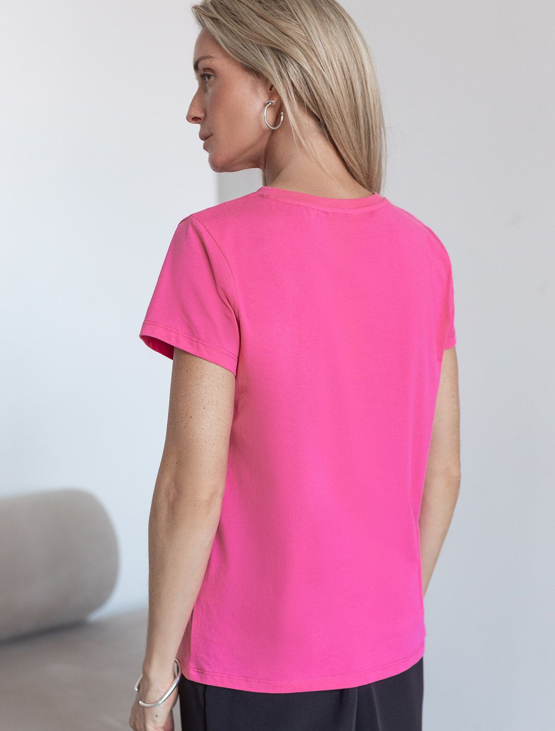 Футболка из 100% хлопка с авторским принтом