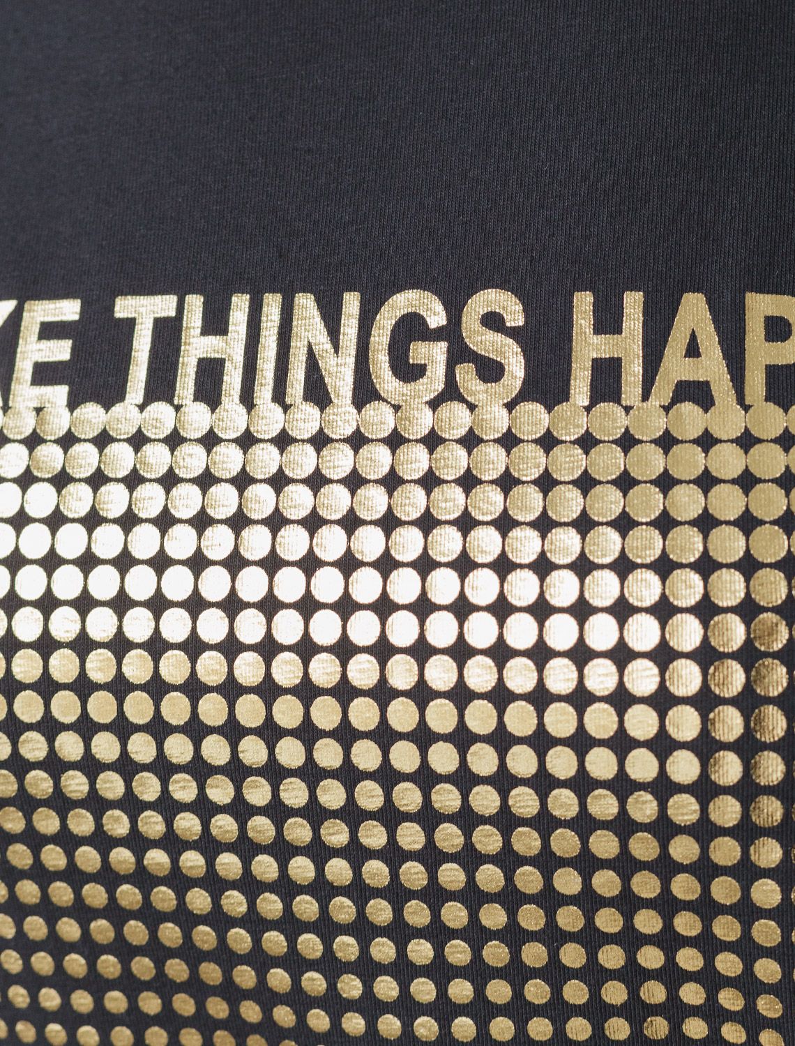 Нарядная футболка с блестящим принтом